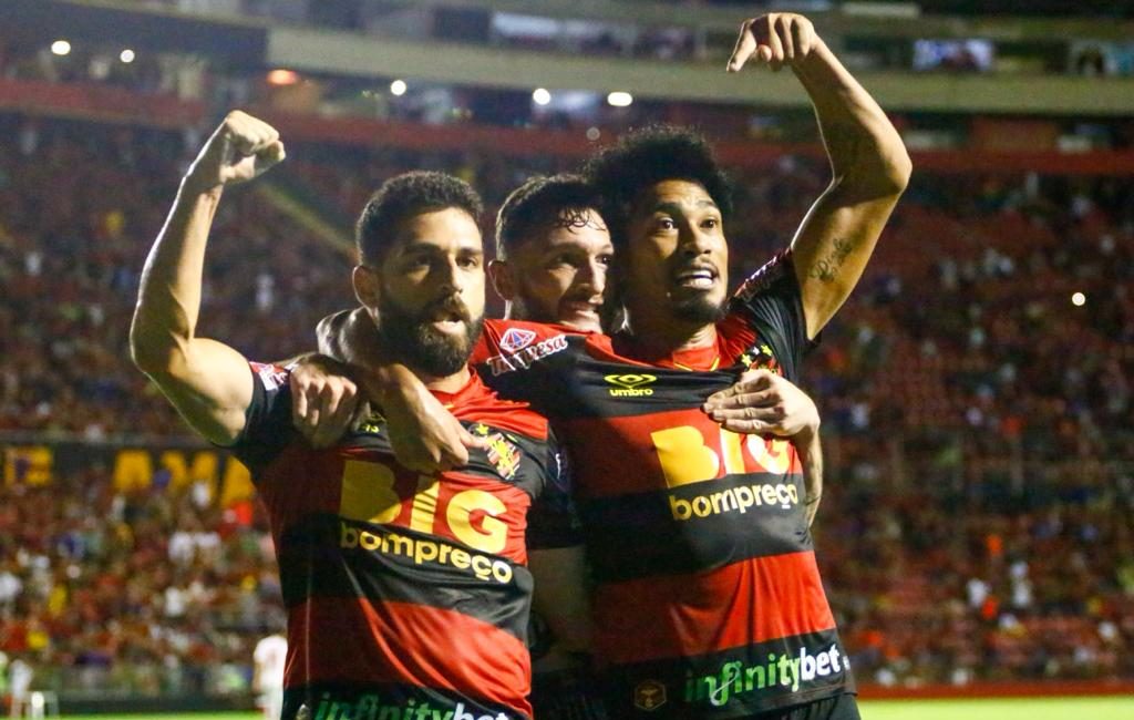 Ilha__TV's tweet photo. Com direito a gol no finalzinho com assistência de Pedro Carmona #PC87, o Sport bateu o Bragantino por 2 x 1 e levou o prêmio de melhor jogo de 2019 https://t.co/eAtzSP9xUy