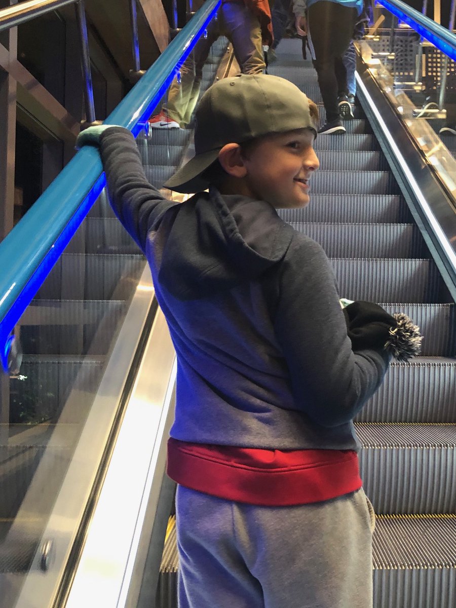 chris_gammonOCS's tweet image. Happy 9th birthday to you Garrett! Let’s see what all this Clemson hype is about in Charlotte tonight?!!