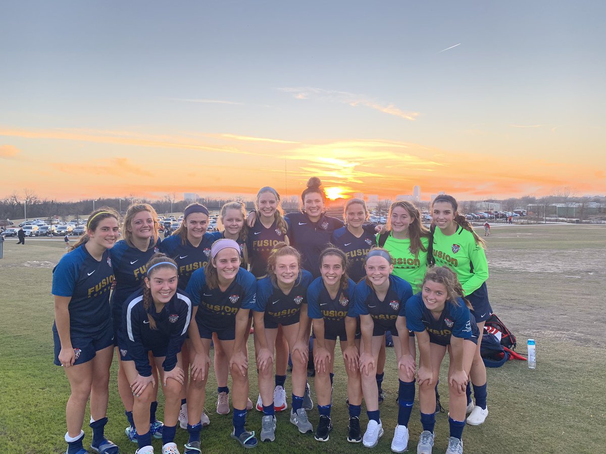 kcfusionacad07G's tweet photo. #squadpics #family #sunsets #fusioninTX https://t.co/kUbAkqz8RX