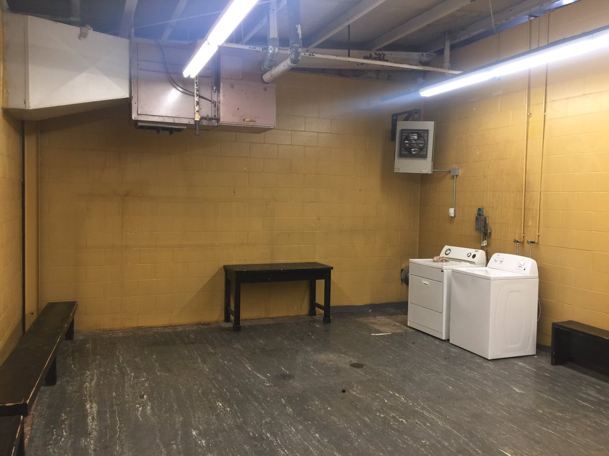 CCHS__Hoops's tweet photo. Here are a few before and after pictures of the updates to our locker room. Excited for our players to have a nice locker room to take pride in! A special thanks goes out to the 1981 state championship team. Without their contributions, this would not have been possible. https://t.co/46XCi3Rxs4