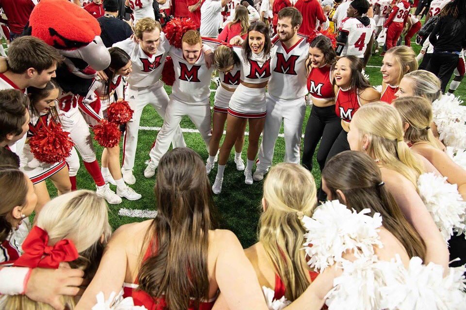 miamiuniversity's tweet photo. Love and Honor from Detroit! @MiamiOHFootball wins the MAC Championship with a 26-21 victory over Central Michigan. 🏆🏈
⁣
Details: https://t.co/vu1XDfsc0N⁣ #MiamiOH #RiseUpRedHawks #MACtion #MACChampionship https://t.co/dHyyE6Li59