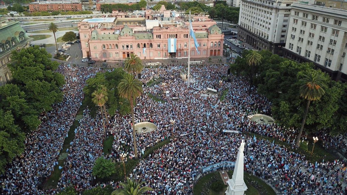 juntoscambioar's tweet photo. “Somos una alternativa sana de poder, que representa a millones de argentinos que nunca más se van a resignar.” @mauriciomacri https://t.co/Tt2Zpr0nd4