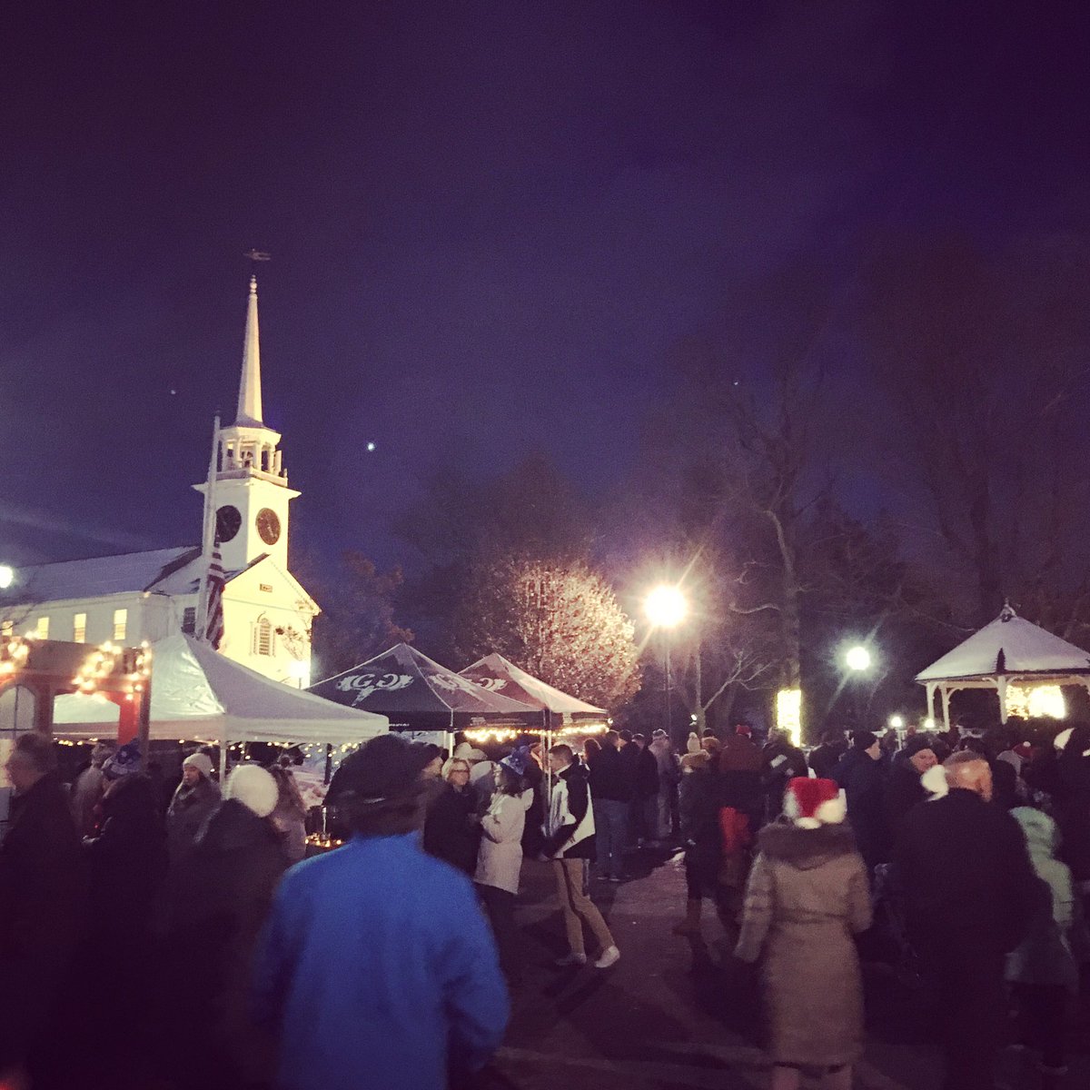 JasonPalitsch's tweet photo. My hometown is always pretty.

But especially when holding a Yuletide Market on the Common.

#ShrewsburyMA https://t.co/FdjFWcWisQ