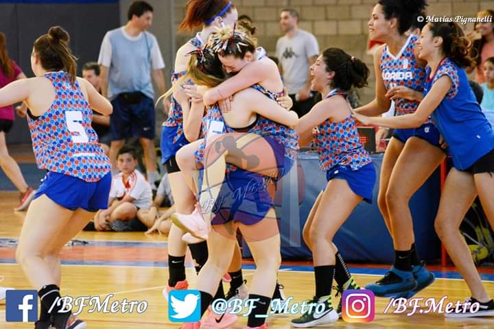 BF_Metro's tweet photo. #ArgClubesU17F ¡UNIÓN FLORIDA CAMPEÓN! Le ganó a Libertad de Sunchales 60-53 en el Hogar de los Tigres y se quedó con su primer título nacional en Menores. Delfina Saravia, goleadora de Unión con 15p. Primer título como DT para Daniel Acosta en Florida. 

Foto: Archivo https://t.co/xPiVR9EMzY