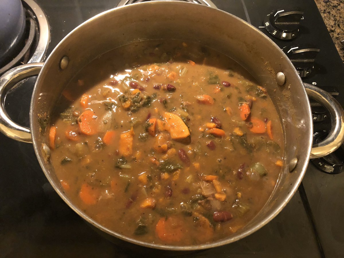 thirdwardzen's tweet photo. If I tell you this cook whatcha got soup wasn’t delicious, I’d be lying 😋 https://t.co/fnZvpCaeEC
