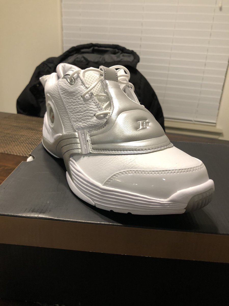 CoachElmeier's tweet photo. Little early birthday gift. Only the real ones remember these am I right? @alleniverson #AnswerV #Reebok #onlythestrongsurvive https://t.co/mIlDrBJ9pX