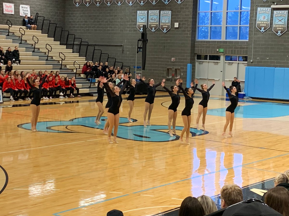 vcvaliants's tweet photo. Awesome performance by @VCCDT in Small Jazz routine at Category Championships today! #BeingValiant #Charisma https://t.co/SK6dMPQKfo