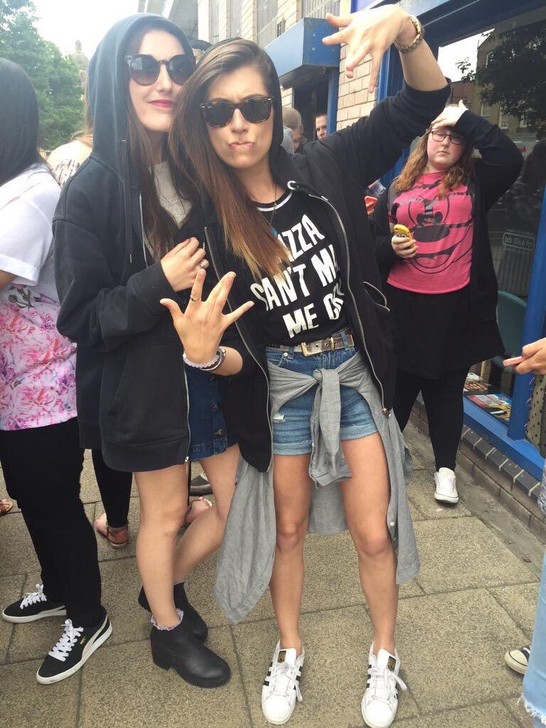 EmmaLouise1997's tweet photo. happy birthday @Parisa, hope you had the best day, miss u 💓💓 https://t.co/F7FJ4sAdgc