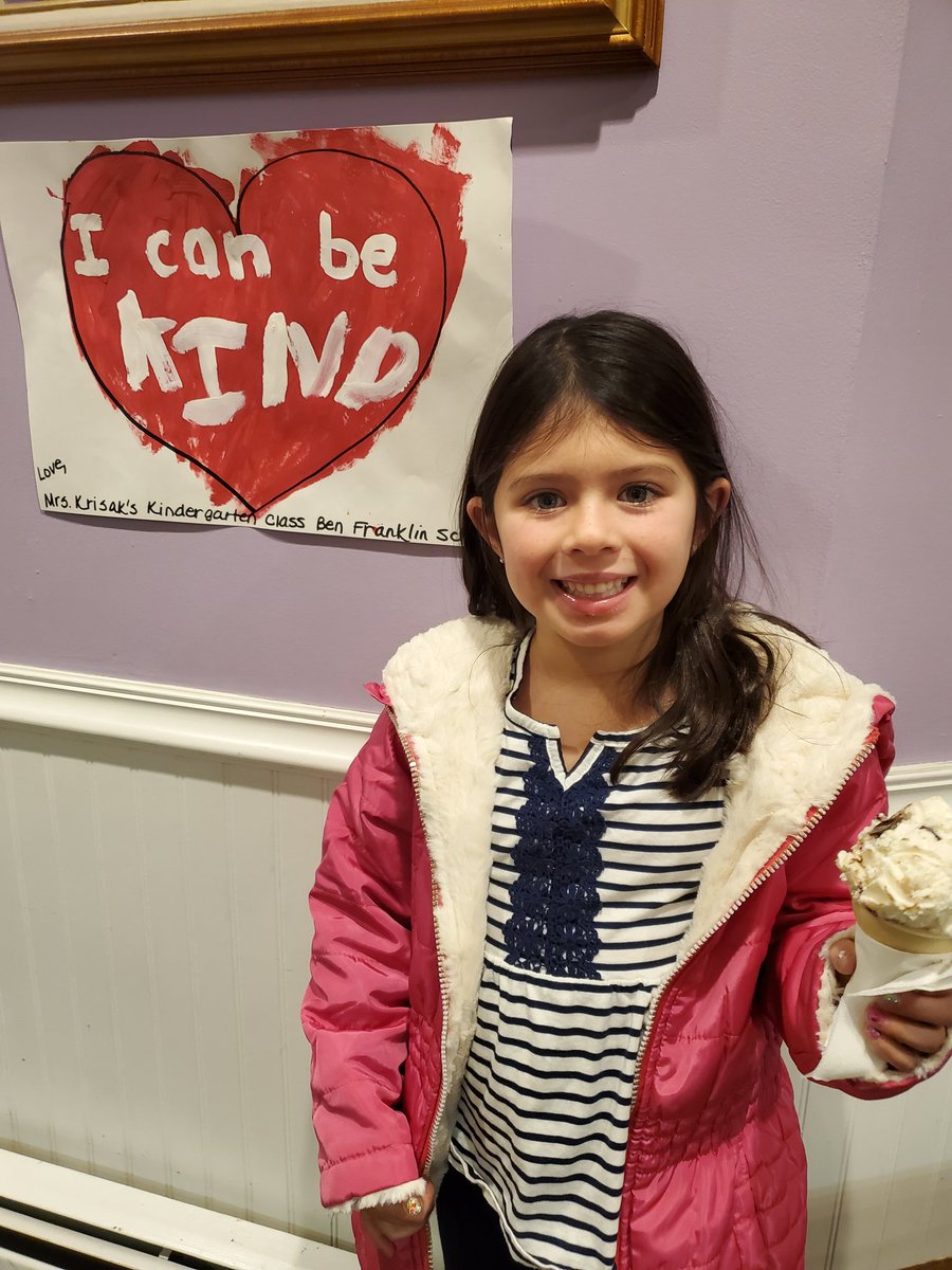 LoriJarvis's tweet photo. We spotted a kindness poster tonight at Purple Cow! 🌟🍦❤️ #KindnessMatters @tkrisak @JayBilly2 @LTPS1 https://t.co/4T2cwGRTy7