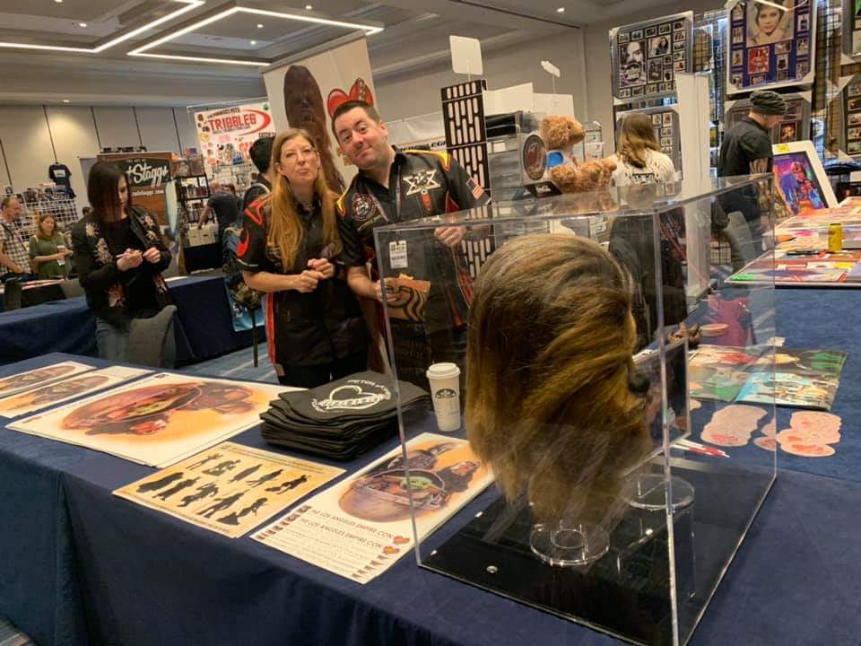 EmpireConLA's tweet photo. The Empire Con bazaar is buzzing! Stop by to visit our lovely selection of wares, costume groups, and guest artists, as well as the Peter Mayhew Foundation booth! Truly a hive of both swag and villainy!
#EmpireCon
https://t.co/RLx55ouHGw https://t.co/bs7Q6pzx8p