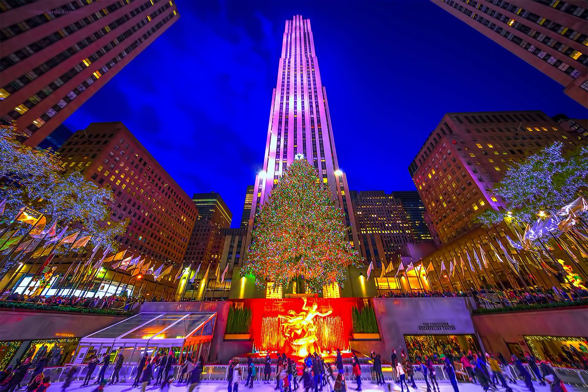 jesusgherrera28's tweet photo. Miren que bonita foto tomo "Sthepanie" del Arbol y Pista 😍🎄🙏 #HolidaysNYC #RockfellerPlaza #Sthepy📸 https://t.co/mDYJ2WqVKa