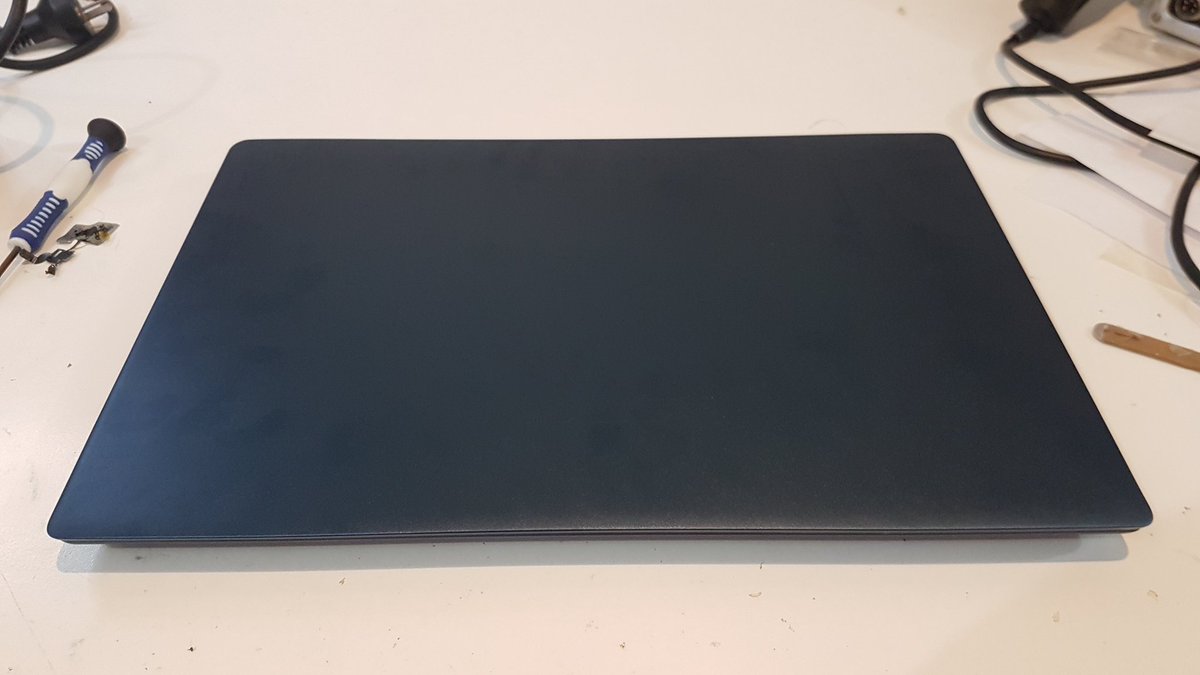 matiasadragna's tweet image. Me tocó hoy reparar esta belleza. Se trata de una #Lenovo #Ideapad330S. La misma cuenta con un micro #Intel5 octava generación, además de usar tecnología #Optane. Esta innovación de Intel permite acelerar los procesos en el equipo @Lenovo @LenovoLatam @intel @intel_la