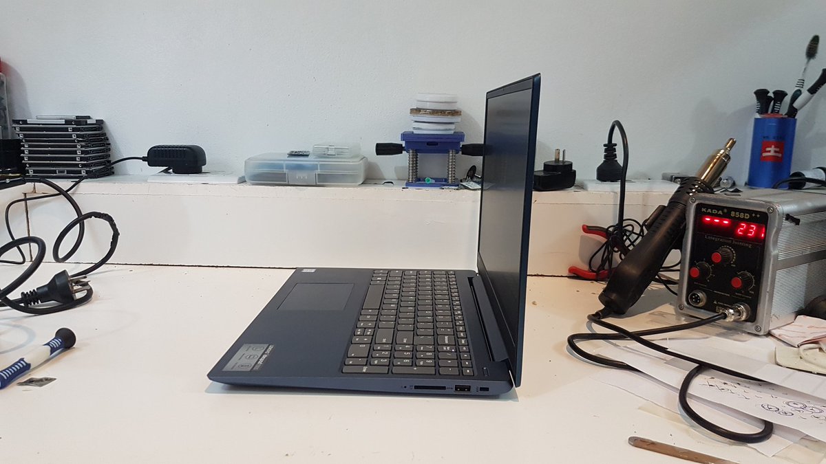 matiasadragna's tweet image. Me tocó hoy reparar esta belleza. Se trata de una #Lenovo #Ideapad330S. La misma cuenta con un micro #Intel5 octava generación, además de usar tecnología #Optane. Esta innovación de Intel permite acelerar los procesos en el equipo @Lenovo @LenovoLatam @intel @intel_la