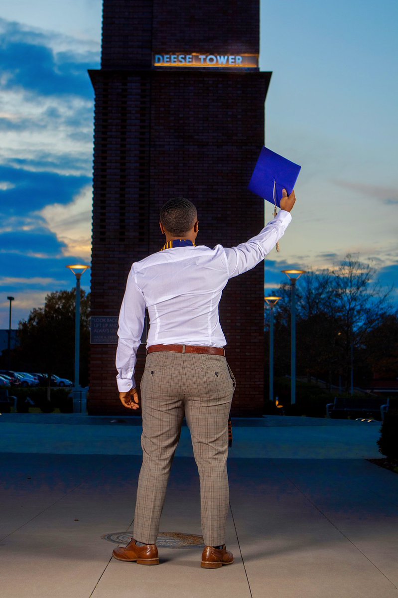 kingevzy's tweet image. A week from today I will fulfill a life long achievement of graduating from the illustrious NC A&amp;amp;T SU.

“A life without dreaming is a life without meaning”

#ripPapa #ripStack #hbcugrad #ncat  💙💛