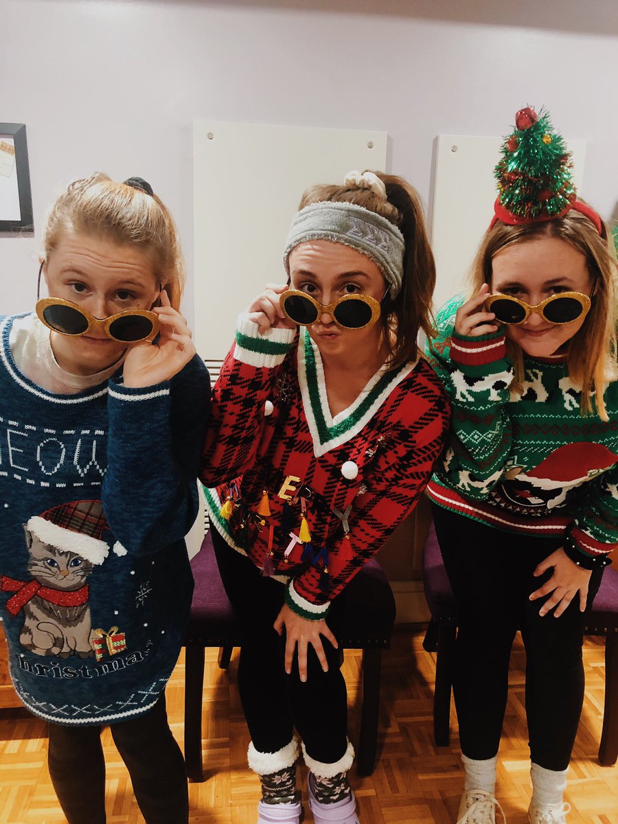 TriSigma_Alpha's tweet photo. Happy Holidays! 🎄❤️ https://t.co/b5XfMpkvtT