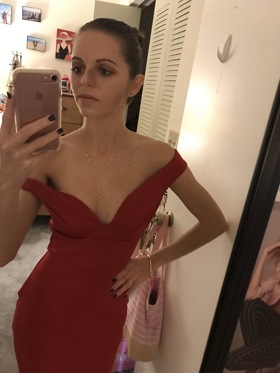 jessicagreauxx's tweet image. Here is me also fully ready and changing my mind 🙃 #ihaveproblems