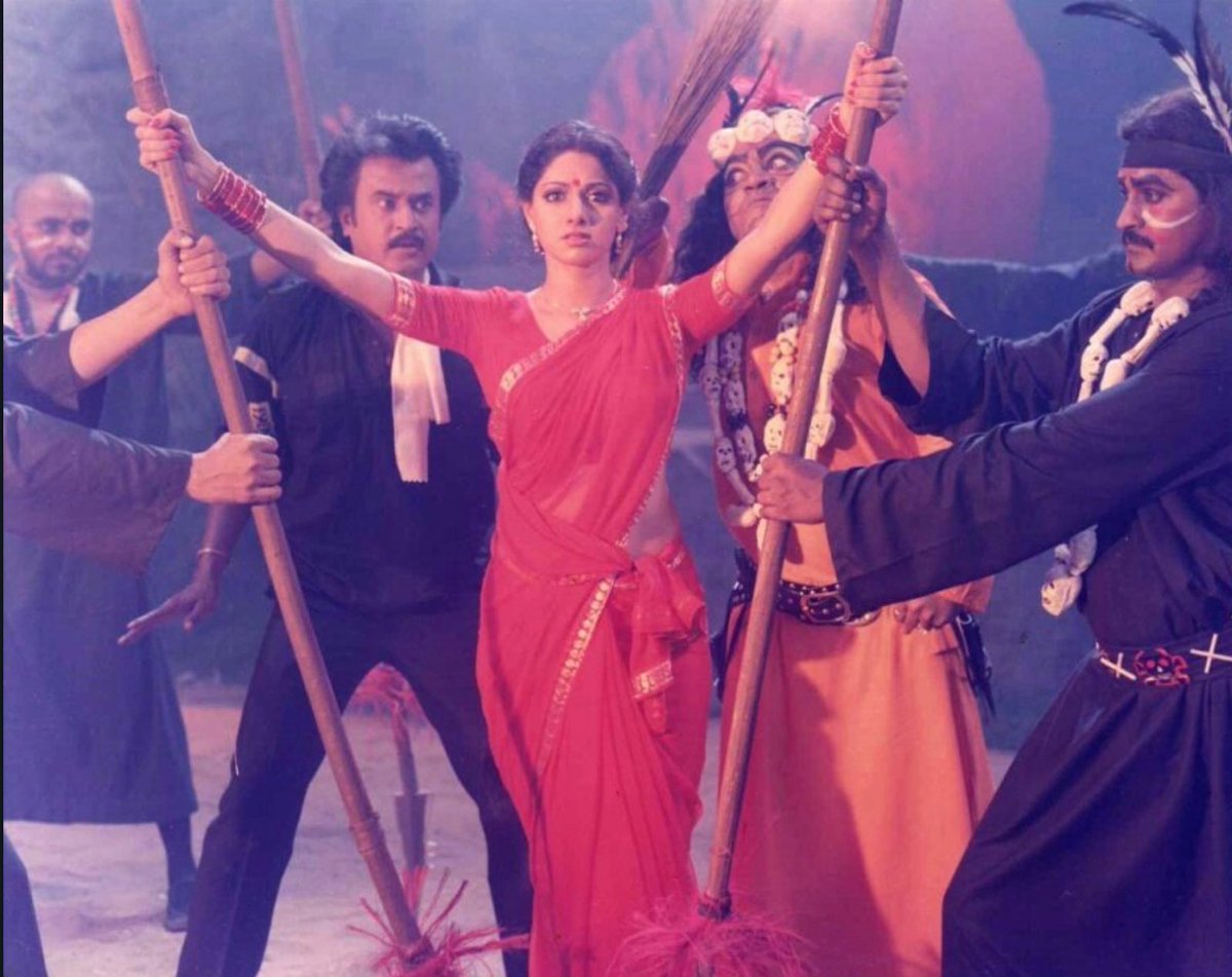 VintageMuVyz's tweet photo. #30YearsOfChaalbaaz #Sridevi #SunnyDeol #Rajinikanth #shaktikapoor #anupamkher #RohiniHattangadi #laxmikantpyarelal #anandbakshi #pankajparashar #muvyz #muvyz120819 @iamsunnydeol @AnupamPKher @BoneyKapoor @rajinikanth @ShraddhaKapoor @SiddhanthKapoor https://t.co/ZV9fHKpoFV