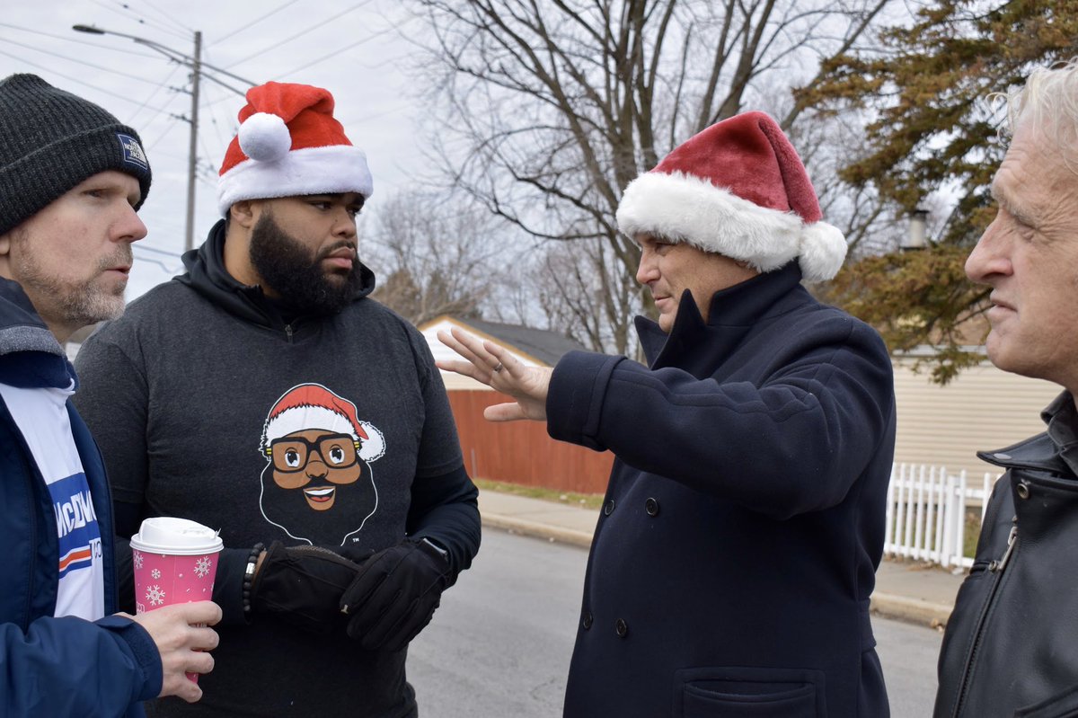 gomcdermott's tweet photo. Thank you to everyone who came out to Hammond’s Holiday Parade today! It was great to meet with all of you and celebrate the holiday season together! https://t.co/WOVJObHb32