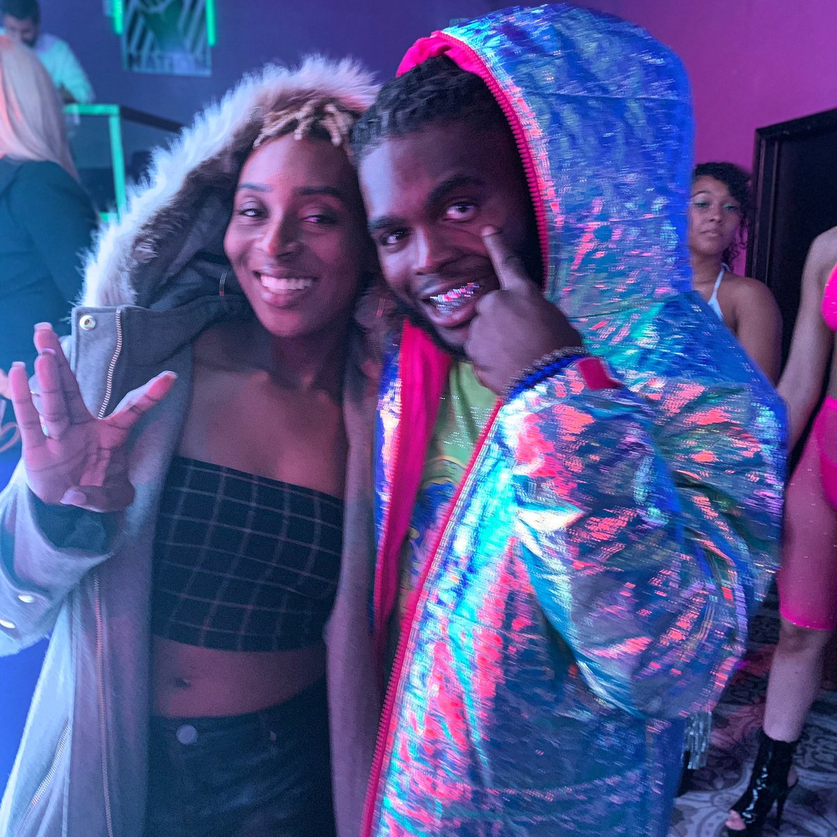 sizzlechanel's tweet photo. if im in the strip kno im tippin the bitch - @Youngdeji_ 💎 https://t.co/4THjDK09U4