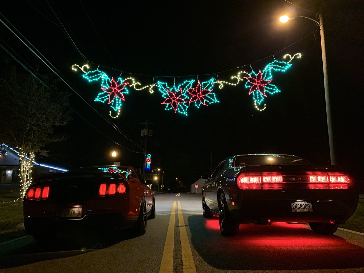 RTGOON2's tweet photo. Christmas right around the corner, we gotta rep. 💪🏽🤟🏽😈🔥 https://t.co/PCofmEVyZe