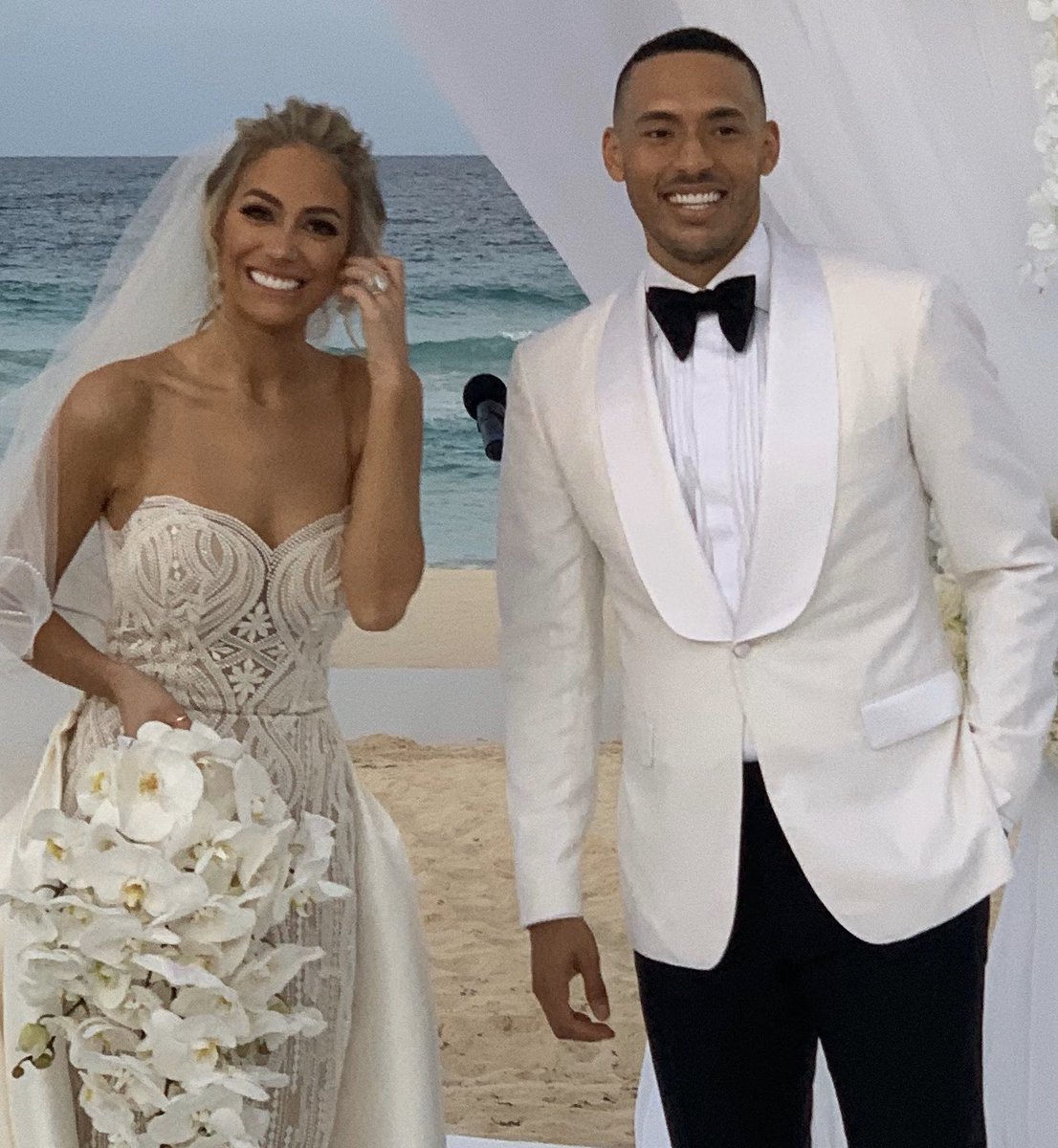 X 上的Mark Berman：「Carlos Correa (@TeamCJCorrea) and his wife