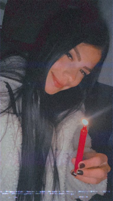 En Colombia celebramos hoy d&iacute;a de veletas, yo prend&iacute; una por todos ustedes ❤️ https://t.co/8asi8Lc9b<a href="/tag/nuevafotodeperfil"class="tags"><span>#nuevafotodeperfil</span></a>