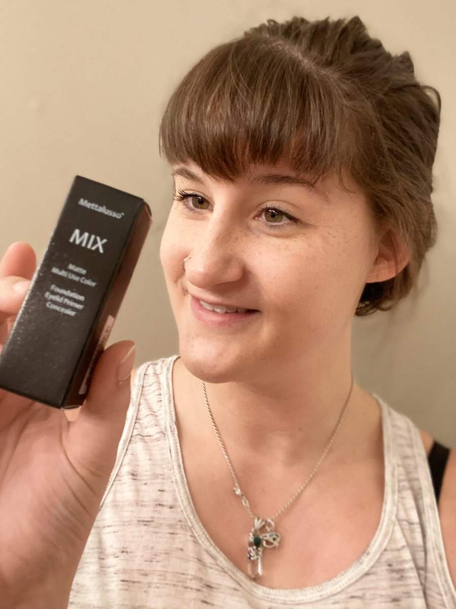 VLDanceCompany's tweet photo. We are so in love with @mettalusso! They have so many options for make up and skincare products you can’t go wrong! They even have Vegan and CBD products! Right now we are loving their eyelid primer! Check them out: https://t.co/c3dvcBMXem? https://t.co/D9MMS4t5WJ
