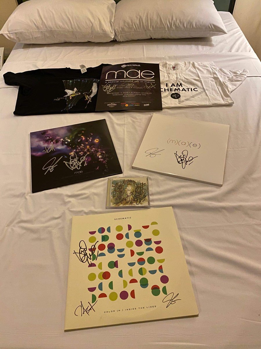 LatencyQueen's tweet photo. Legend has it... if you arranged these merch a certain way, you summon @maeband.
Thanks for the great night you guys! Hubby and I were ecstatic. 🥰
Seriously, we ❤ y'all
@DAVELKINS @beartiamart @zgehring
#MAEnila https://t.co/wBEPAwPsBj
