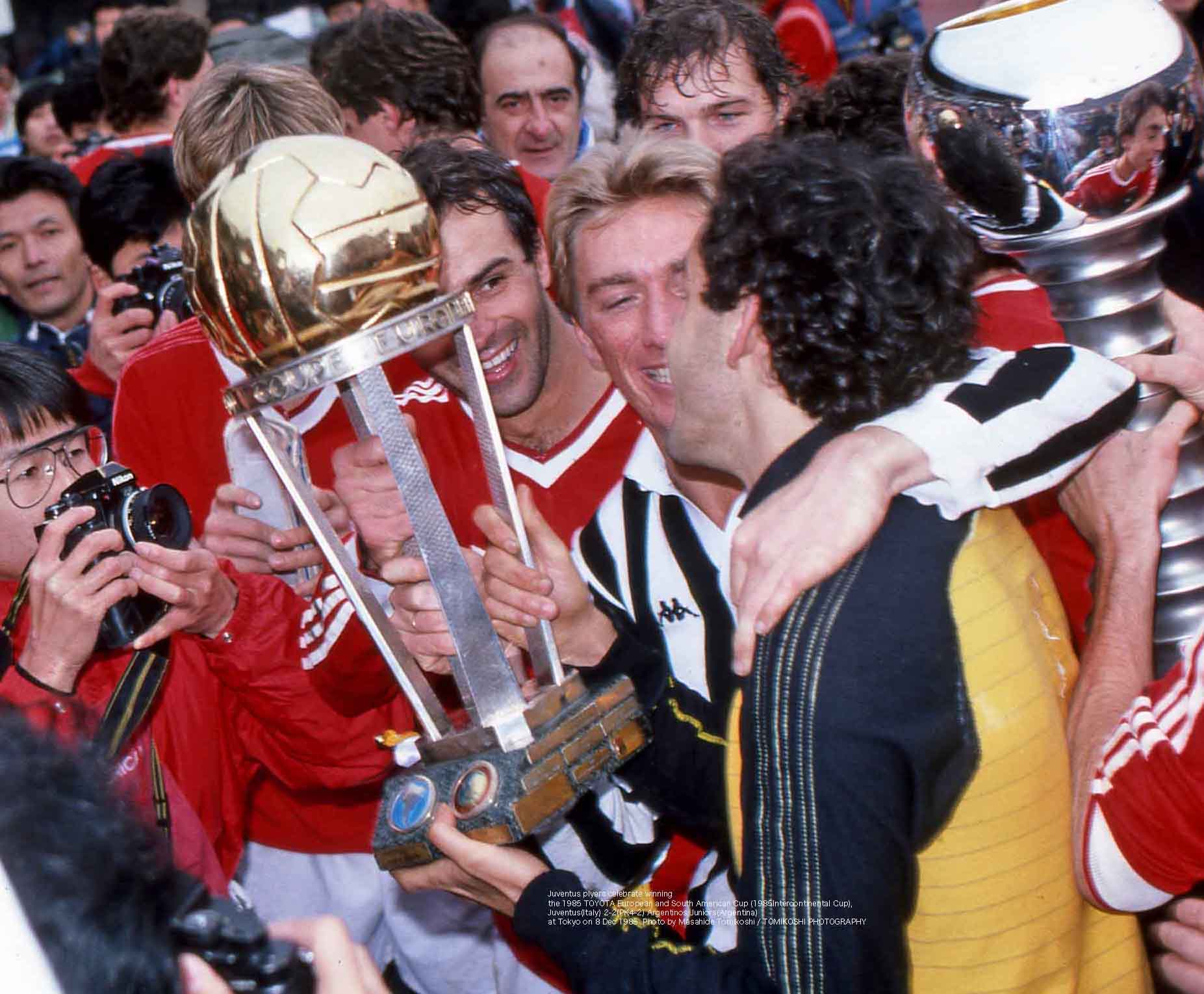 tphoto в X: „Michel Platini and Juventus plyers celebrate winning