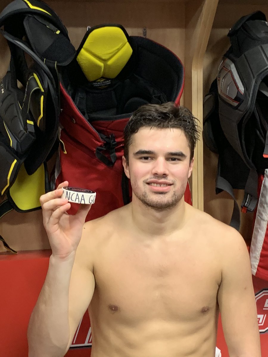 sacredheartmih's tweet photo. Pioneer hat goes to @JoshuaBenson30 with a 32 save shutout. His 3rd of the season puts him in a tie for second most in the NCAA. 

And I first goal for @PDawson17 makes it a solid night all around! https://t.co/bF6JhJhVaT