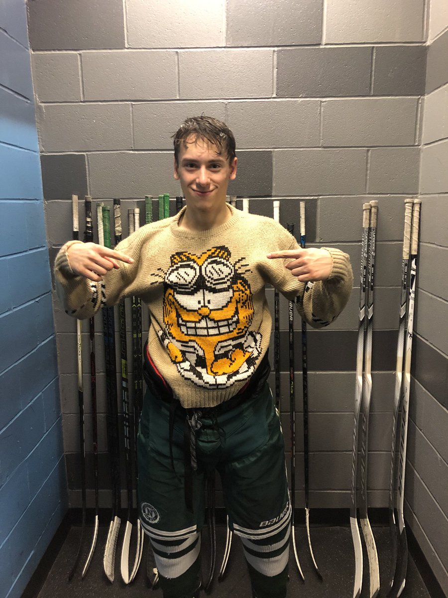 NicholsHockey's tweet image. 5-2 final. Jeremy McDonald gets #streetdemon after a solid defensive effort and some mild tussing. Parker with 29 saves. Trinity up next on Wednesday away.
#vitua