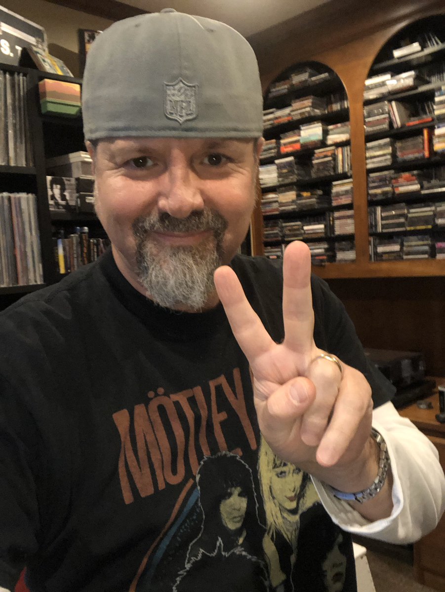 clanceman65's tweet image. A full on rainy Portland day. And a nonstop ‘play everything in my #MotleyCrue collection’ day/night.

Bought this og #LeathurRecords #TooFastForLove (2nd press) from a store that got 2 copies in Anaheim 81’ 

1st press @thevinceneil photo-hair different!

🖤 #MotleyCrueIsBack