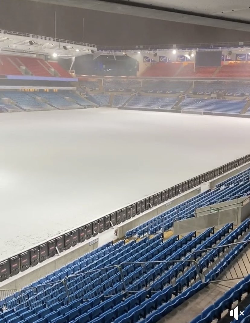 Hvilket lag har det beste smøreteamet? Hvilken dag for fotball, dere! #VikingFK #FKH