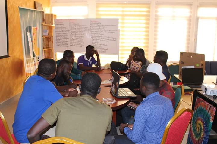 NunyaLab's tweet photo. Les jeunes entrepreneurs bénéficiaires du programme d' accélération de #Nunyalab ont eu à se rencontrer dans les locaux de l'incubateur pour discuter de leurs projets, mieux se connaître et réaliser des activités ensemble.
@PnudTogo @DogbeVictoire @faiejtogo @aliouMdia

#Togo https://t.co/4MZysIDNu2
