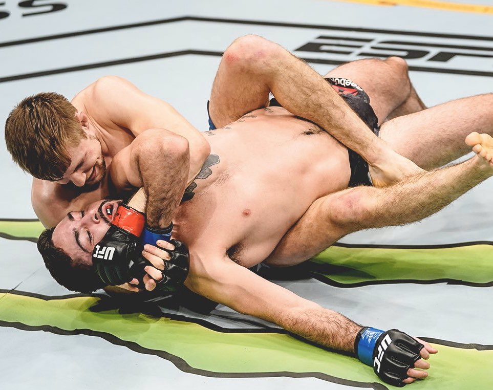 ThugnastyMMA's tweet photo. Favorite 90’s movie? Twister.
Favorite Bord Game? Twister. 
Favorite Submission? Twister. https://t.co/PDMpPuCA27