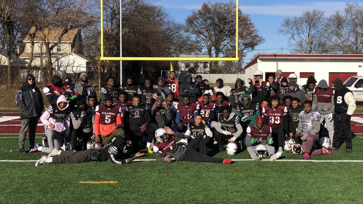 CoachBGGrant's tweet photo. Last Practice in the Books.. #140 #Seekperfection https://t.co/fkcsecKOvs
