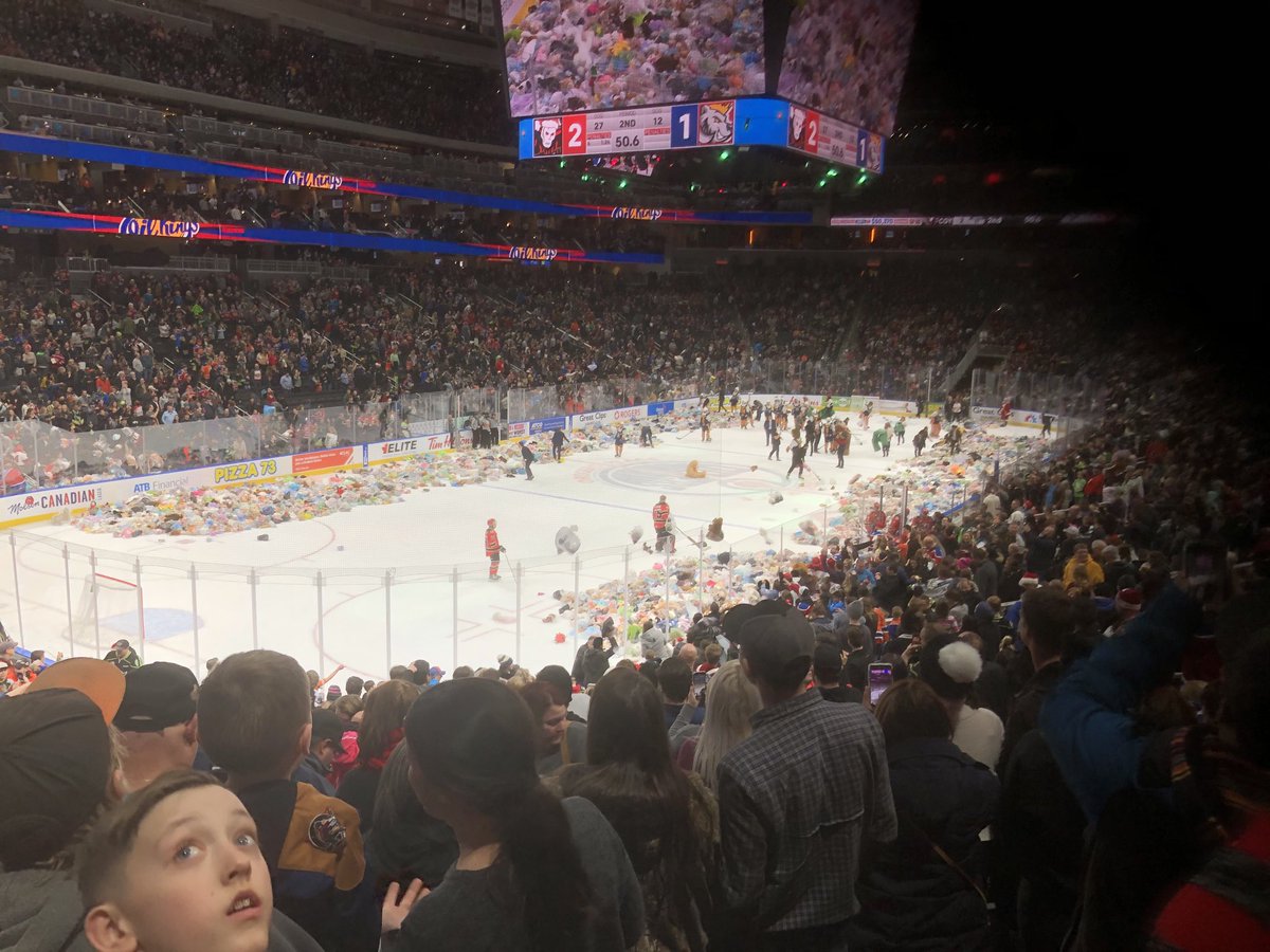 LynetteSteuber's tweet photo. #teddybeartoss ⁦@CityofEdmonton⁩ https://t.co/XfCEhfBkec