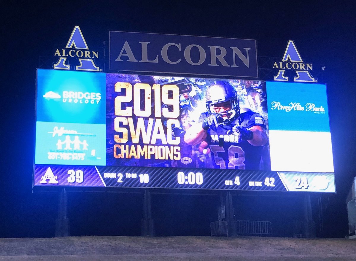 AlcornStateU's tweet image. 2019 SWAC CHAMPIONS 💜💛#NoDistractions | #BowlBound