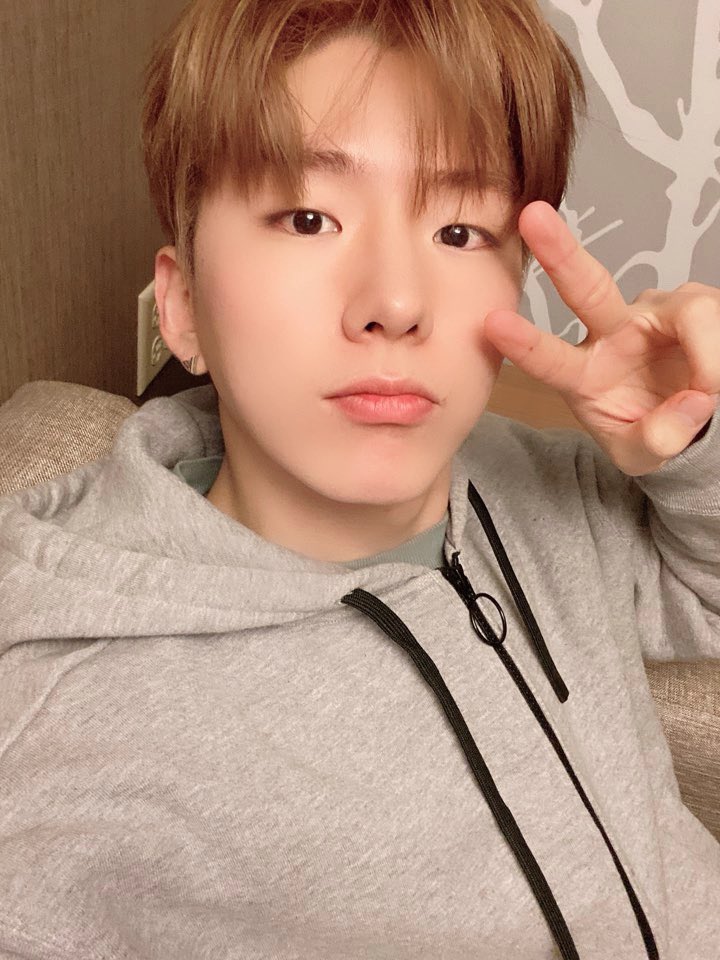OfficialMONSTAX's tweet photo. [#기현] 오늘 공연 몬베베가 다했다 진짜....
Thanks for coming Monbebe!!! You guys saved today’s show https://t.co/85RaqXszHs