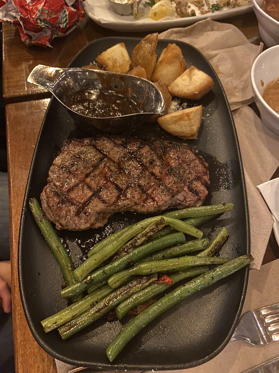 BMOChamplain's tweet photo. Thankyou for our dear boss @thehangzhou treating us a great holiday dinner！Happy Holidays！@kitamura_james @robparrott2801 https://t.co/gSPETOZfTp