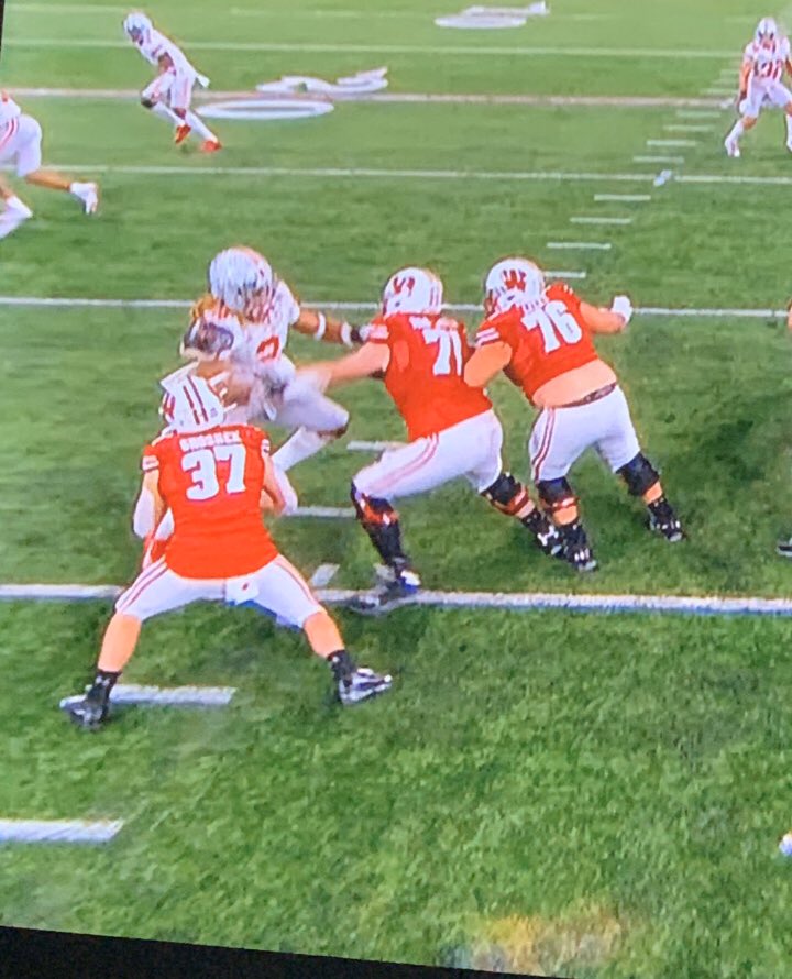 CoachJdubSFA's tweet image. Tired of looking at tweets talking about where is Chase. He is demanding a triple team and his teammates are getting 1 on 1 blocks and winning.