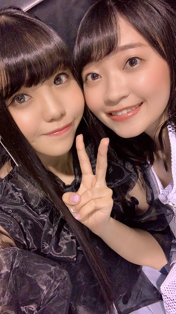 全員2ndの衣装でした~~🎧
(ごめんなさい。佐藤は寒さに負けて
スカートにしました。
こちらは外あったかいけど室内めっ寒です)(私知ってるこれは冷房だ)
いつかPhoton Maidenでも
パフォーマンスしたいなー！
#CharaExpo