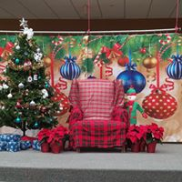 MACSWACK's tweet photo. Come out to the Holiday Shoppe at OEHS from 9-4 on Sunday, Dec. 8.  132 vendors, SANTA (10-1), Holiday Bake Sale, Hot Cocoa Bar, Gift Wrapping Services, Concessions, Giant Bear Raffle and More! Enter door #47 at Oswego East HS https://t.co/YBQsRFBSO4