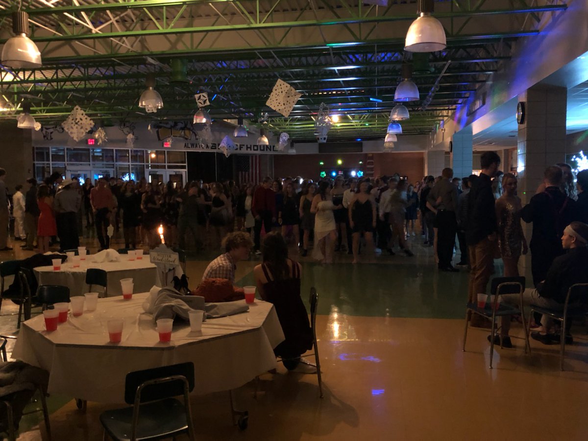 GrowBryan's tweet photo. 420 guests at the Holiday Hop tonight! The festive energy in the commons tonight is great. The culture, tradition and memories being made tonight helps make this a great place to be. #spoofhoundpride #LeftFootLetsStomp #ChaChaAgain @spoofhound1 https://t.co/y4o5sJTYsD