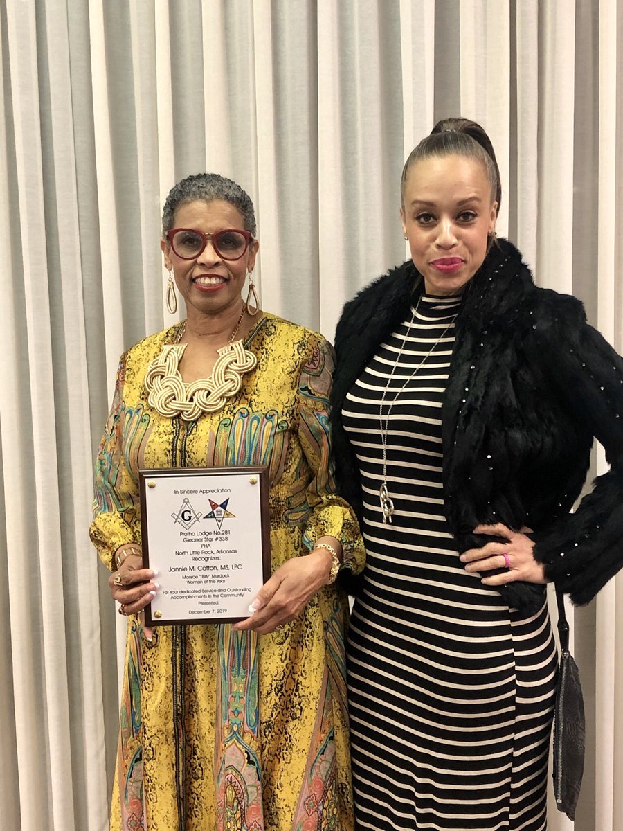 justbeinglmj's tweet photo. Congratulations  🎊🎉🎈 to my mommy @JANNIECOTTON41 for winning the Monroe “Billy” Murdock Woman of the Year award for service to her community! 
#shedabomb
#mommy #womanoftheyear #congratulations #arkansas #community #award #sheserves #communityaward #mymommy https://t.co/PVT2M7G6J5