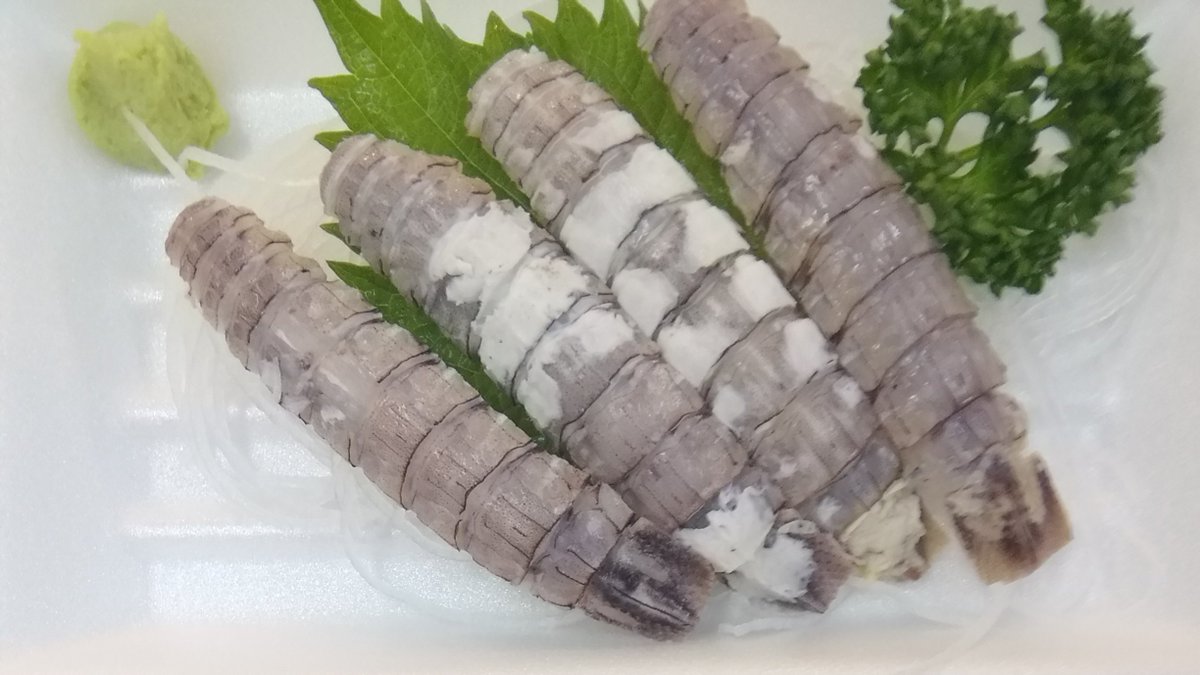 魚久 日野市の魚屋 お刺身はこだわりの近海生マグロはじめ 子持ちしゃこ 平目 プリプリ かんぱち ほうぼう 真鯛 サーモン あじ 水ダコ 酢ダコ 真ダコ 赤貝 ホタテ ホッキ つぶ貝 赤イカ スルメイカ 自家製〆サバ 殻牡蠣等並んでます