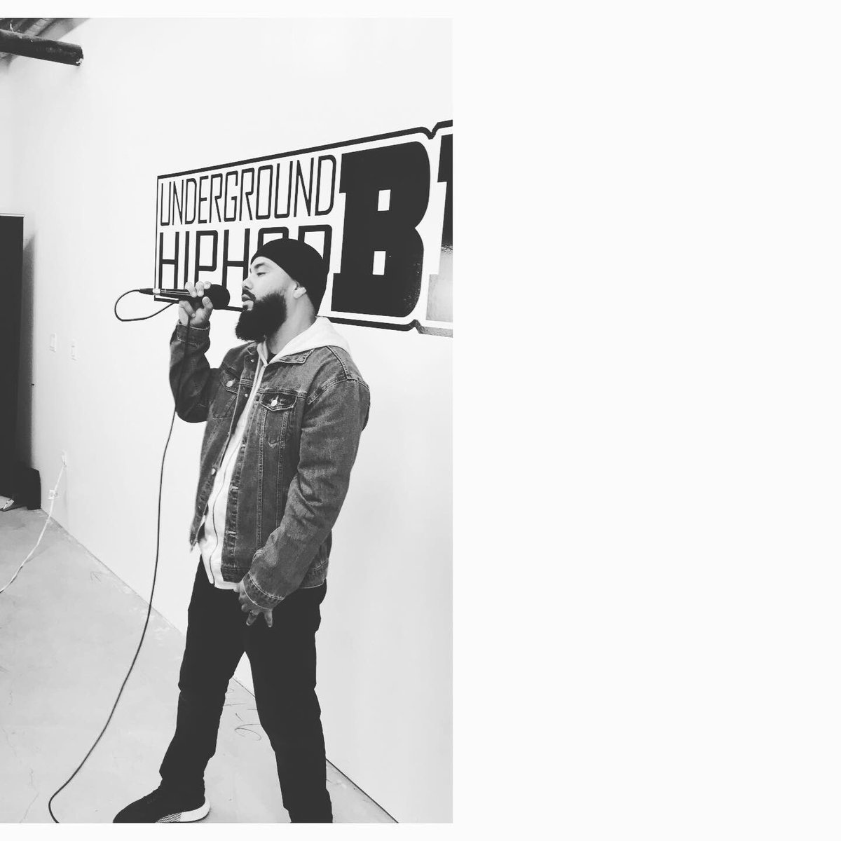 Clockwize720's tweet photo. Much love @ughhblog for letting me do my thing. #nofreetrips Mic Session comin soon. Looking forward to sharing.. 🎥🎤
.
.
.
#clockwize #eoomuzik #calihiphop #ughhblog https://t.co/l8JxtY1xRU