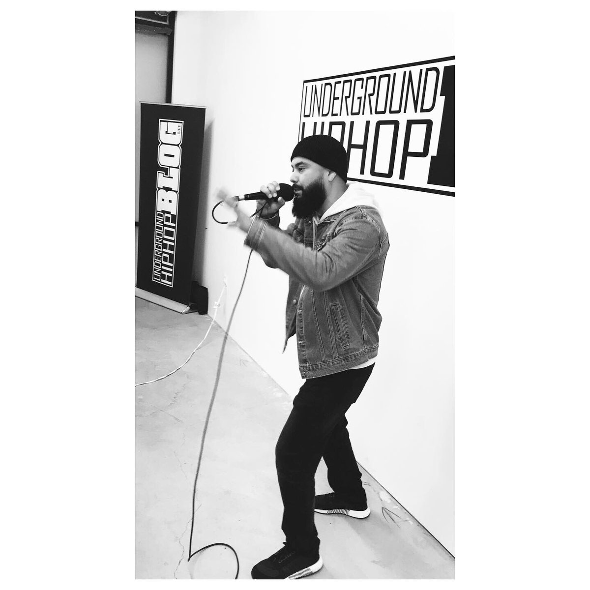 Clockwize720's tweet photo. Much love @ughhblog for letting me do my thing. #nofreetrips Mic Session comin soon. Looking forward to sharing.. 🎥🎤
.
.
.
#clockwize #eoomuzik #calihiphop #ughhblog https://t.co/l8JxtY1xRU