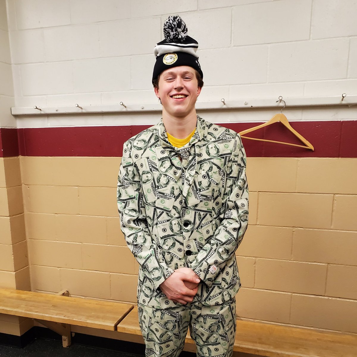 CoachVogie's tweet photo. Gritty 3-2 win tonight, @somersnate MVP and gets the #MoneySuit with 2 goals and @jackbrown17_ with the shorthanded GWG!! Back to work Monday!
#RaptorsHockey #BuildTheHouse #TheFunIsInTheWinning https://t.co/7JXLEirFkO