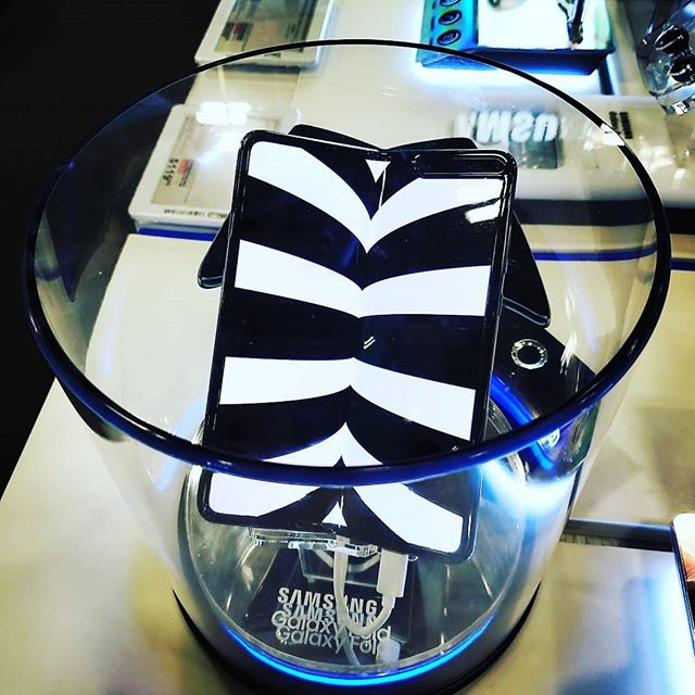 TyLogic's tweet image. What are your thoughts on the Samsung Galaxy Fold? I personally am not a huge fan of the folding smartphones for some reason but can see their niche for some. #samsunggalaxy #galaxyfold